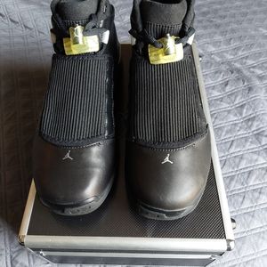 Jordan XVll Black Brand New Never Worn With Suitcase Size 9.